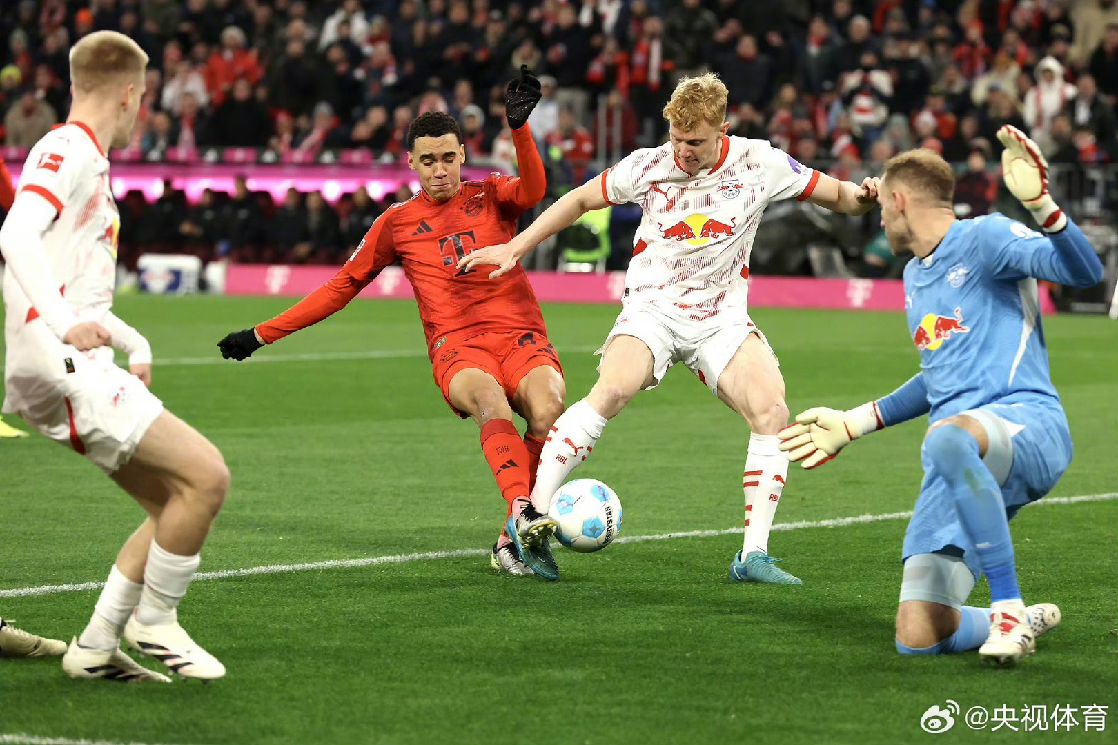 开云体育-德布劳内官方宣布重返赛场新规，SKT引发争议！比赛高潮迭起的简单介绍-开云体育